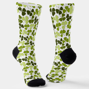 Grüner Klee in verschiedenen Farbtönen Socken