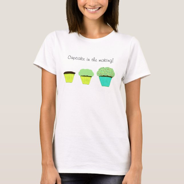 Grüner Kuchen im Gebirge T-Shirt (Vorderseite)