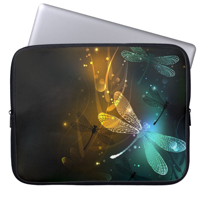 Grüner Libellenflug Laptopschutzhülle (Vorderseite)