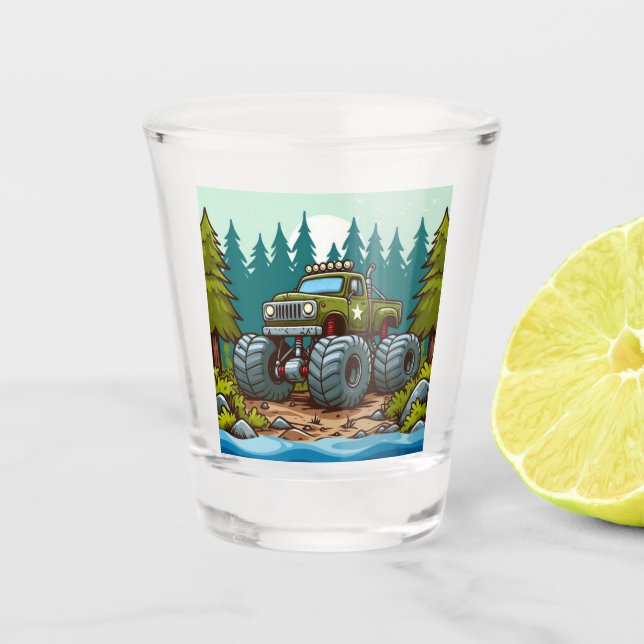 Grüner LKW im Wald Schnapsglas (Vorderseite)