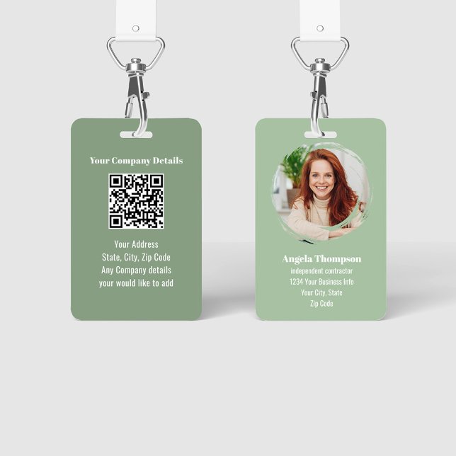 Grüner moderner Foto-QR-Code-Mitarbeiter Ausweis (Green business ID Badge with photo template and QR code.)