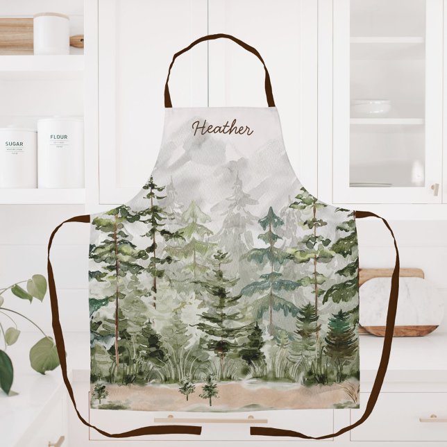 Grüner Pinienwald im Gebirge Schürze (In situ)