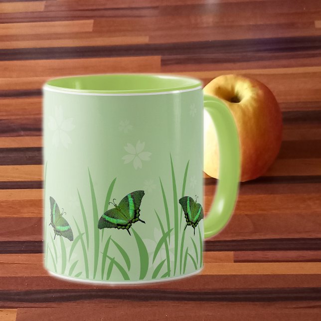 Grüner Schmetterling auf hellgrün - romantisch Tasse (Von Creator hochgeladen)