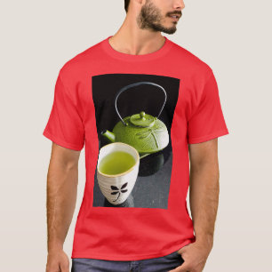 Grüner Tee und Libellen