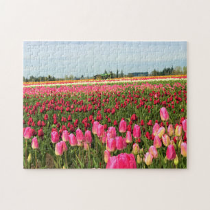 Grüner Traktor in Tulip Field, Oregon Puzzle