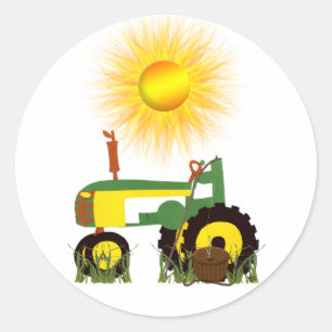 Grüner Traktor mit Aufkleber für den Angelpol