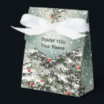 Grüner Weihnachtsbaum Bunte Ornamente Weißer Schne Geschenkschachtel<br><div class="desc">Grüner Weihnachtsbaum farbenfrohe Ornamente Weiße Schnee Gefallen Schachtel. Einzigartiges,  schönes,  stilvolles Design. Leicht personalisiert zu sein. Schriftart Stil,  Größe und Farben können geändert werden. Matching-Elemente verfügbar.</div>