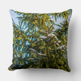 Grüner Weihnachtsbaum im Schnee Kissen