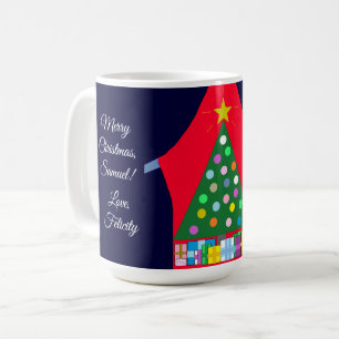 Grüner Weihnachtsbaum mit Blue Drapes: Kaffeetasse