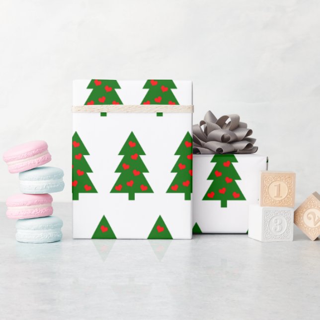 Grüner Weihnachtsbaum mit roten Herzen Geschenkpapier (Babyparty)
