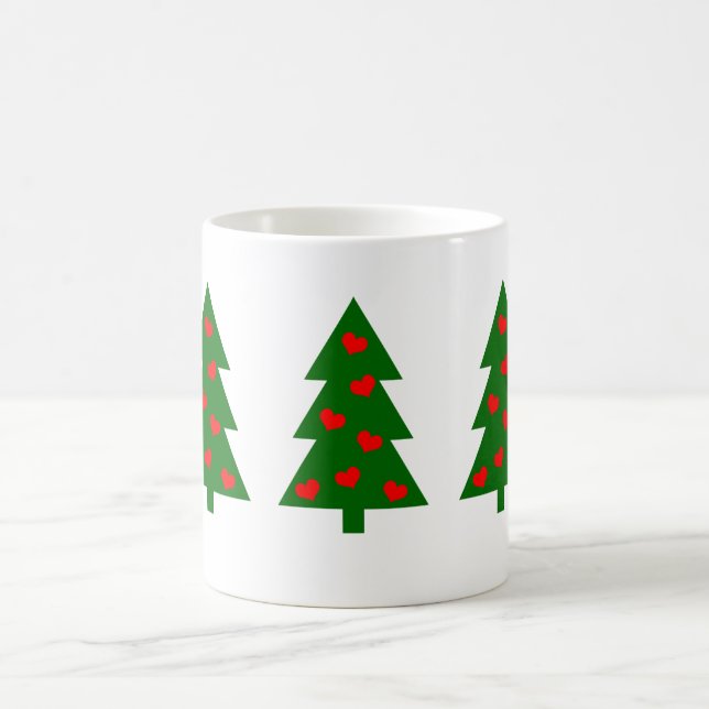 Grüner Weihnachtsbaum mit roten Herzen Kaffeetasse (Mittel)
