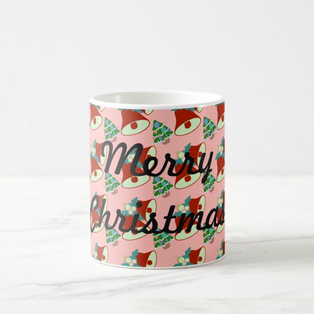 Grüner Weihnachtsbaum und rote und grüne Glocken Tasse (Mittel)