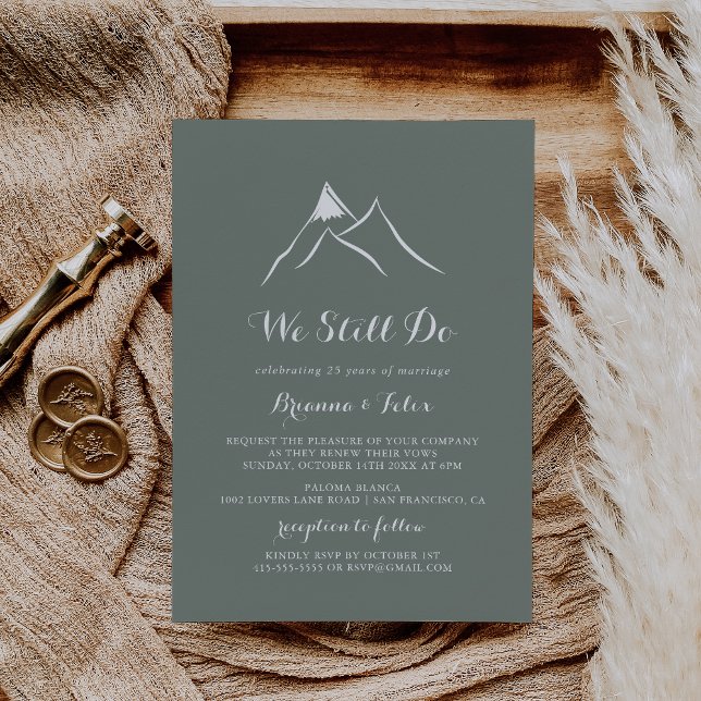 Grüner weißer Berg, den wir immer noch neu erleben Einladung (Von Creator hochgeladen)