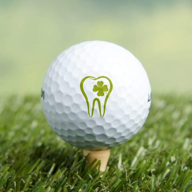Grüner Zahnarzt | Lucky Teeth Golfball (Insitu T-Shirt)