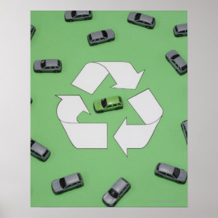 Grünes Auto umgeben von grauen Autos Poster