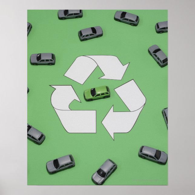 Grünes Auto umgeben von grauen Autos Poster (Vorne)