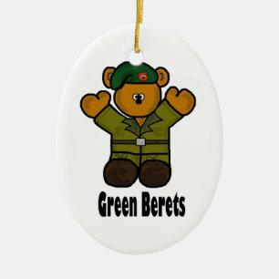 Grünes Barett-Teddybär-Weihnachtsverzierung Keramikornament