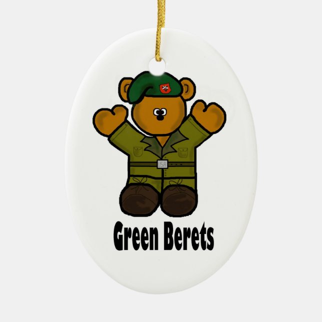 Grünes Barett-Teddybär-Weihnachtsverzierung Keramikornament (Vorne)