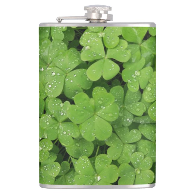 Grünes frisches Kleeblatt, glücklicher St. Patrick Flachmann (Vorderseite)