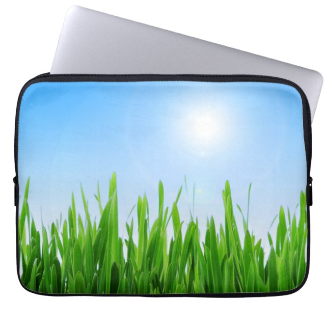 Grünes Gras Blaue Himmel Landschaft-10826 Laptopschutzhülle (Vorderseite)