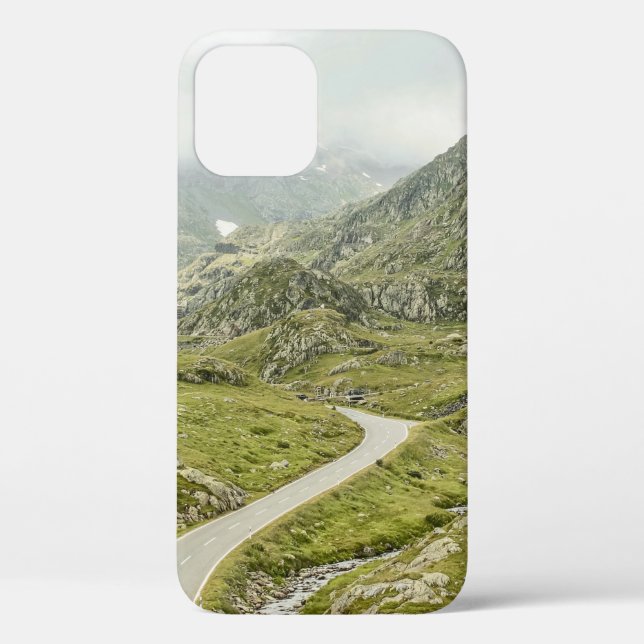 GRÜNES GRASFELD UND BERG Case-Mate iPhone HÜLLE (Rückseite)