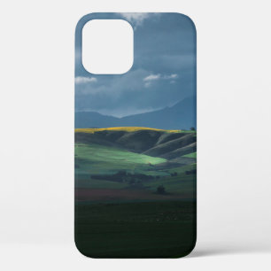 GRÜNES GRASFELD UNTER BEWÖLKTEM HIMMEL WÄHREND DES Case-Mate iPhone HÜLLE
