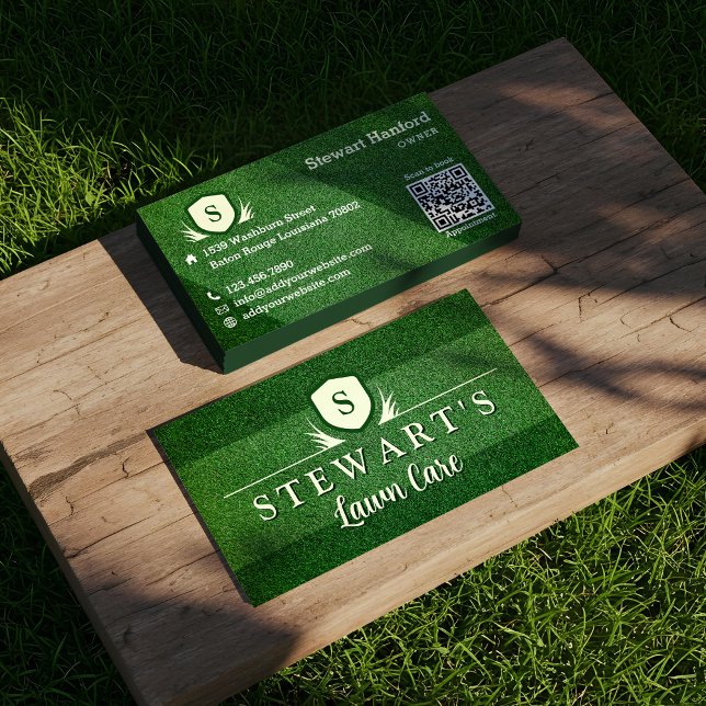 Grünes Grasrasen und Wappen für das Landschaftsbil Visitenkarte (Green Grass Lawn & Landscaping Monogram Crest Business Card)