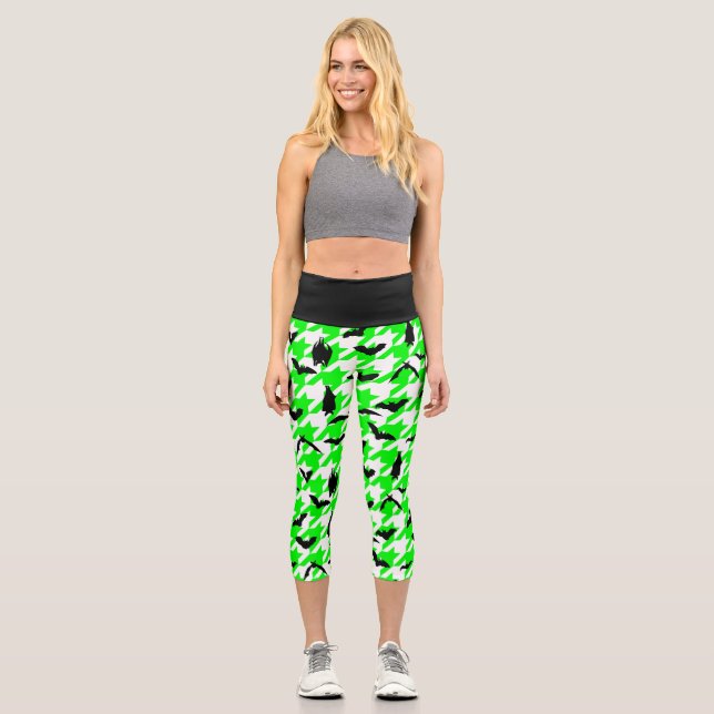 grünes Hahnentrittmuster zwischen schwarzen Fleder Capri Leggings (Vorderseite)