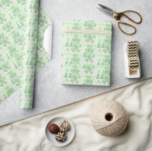 Grünes Kleeblatt-Shamrock-Hintergrund St. Patrick' Geschenkpapier