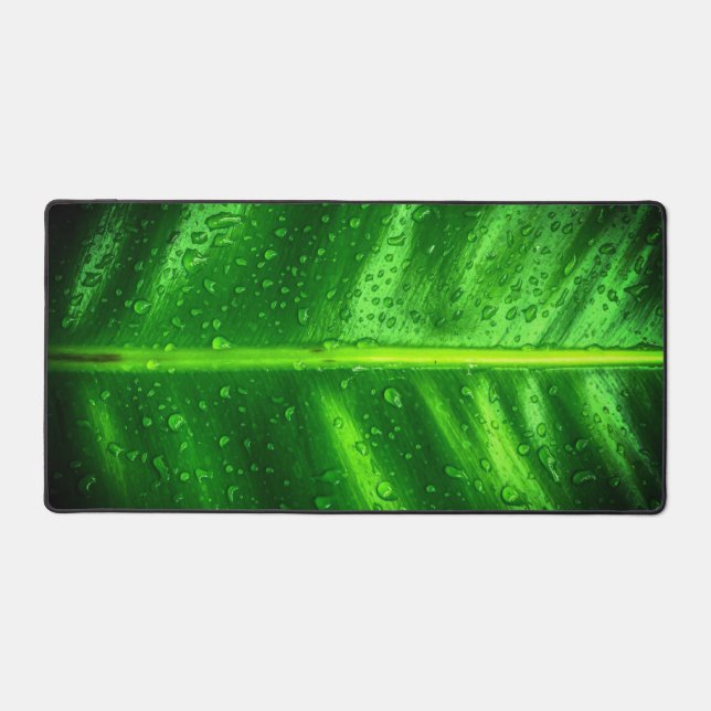 Grünes Leaf mit Regenfällen Schreibtischunterlage (Vorderseite)