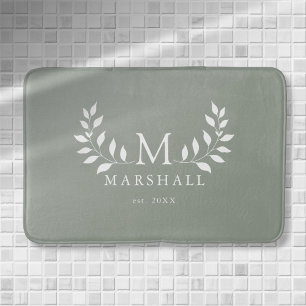 Grünes modernes elegantes florales Monogramm Famil Badematte