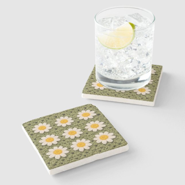 Grünes Oma-Quadrat-Häkelmuster mit Gänseblümchen-B Steinuntersetzer (Seitenansicht)