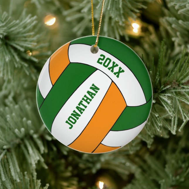 grünes orangefarbenes Sportteam färbt Jungen Volle Keramik Ornament (Baum)