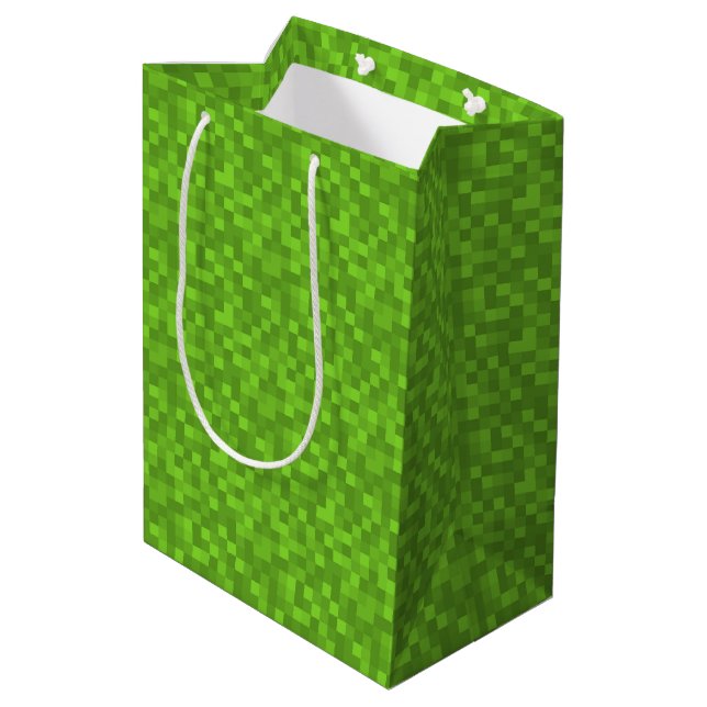 Grünes Pixelmuster Retro-8-Bit-Gaming Mittlere Geschenktüte (Rückseite Schrägansicht)