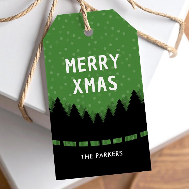 Grünes Retro Merry Xmas mit Kiefern und Schnee Geschenkanhänger (Von Creator hochgeladen)