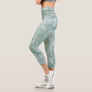 Grünes Skript Mandala Spa Bohemian Spirituell Capri Leggings