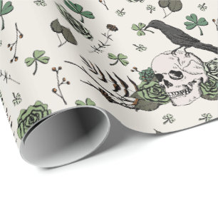 Grünes Totenkopf- und Rosenmuster St. Patricks Day Geschenkpapier
