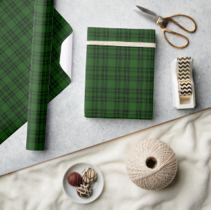 Grünes und schwarzes Stewart-Weihnachtstartan Geschenkpapier