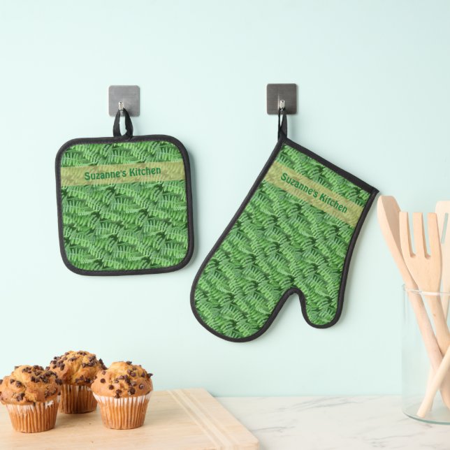Grünes Waldland Ferns Muster Personalisiert Ofenhandschuh & Topflappen-Set (Insitu (Hängend))