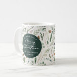 Grünes Weihnachten minimalistisches botanisches Fo Kaffeetasse<br><div class="desc">Moderne minimale Blätter Weise grün Drehbuch Feiertag Weihnachten personalisierte Mug Design. Handgemalte Eukalyptus,  minimales Laub und modernes rustikales Rattanfeuer geben diesem Urlaubsdesign ein luxuriöses Gefühl. In edlem Grün,  Schwarz,  Braun und Grau.</div>
