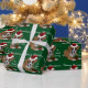 Grünes Weihnachtsboxer-Welpen-Packpapier Geschenkpapier (Holidays)