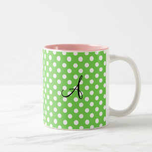 Grünes weißes Tupfenmonogramm Zweifarbige Tasse