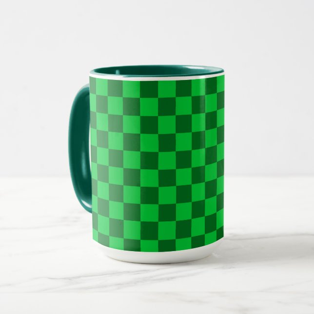 Grünes Zweifarbiges Schachbrettmuster Tasse (Vorderseite Links)