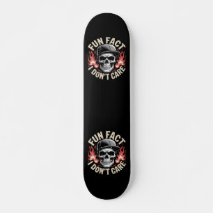 Grunge-Totenkopf-Flammen Streetwear-Stil Grafik Skateboard