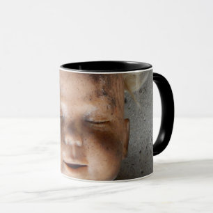 Grungy Doll Face Tasse
