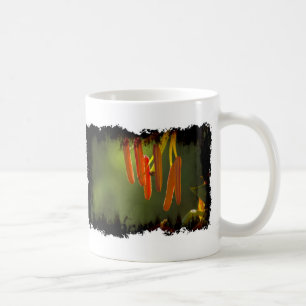 Grungy Humboldt Lily Stamens auf White Tasse