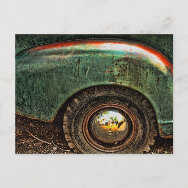 Grungy Old Green Rusty Truck Hubcap Tire - Postcar Postkarte (Vorderseite)