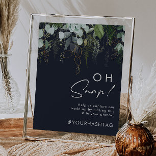 Grünpflanzen und Goldleaf   Dark Navy Oh Snap Hash Poster