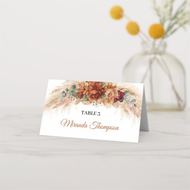 Grünpflanzen und Pampas aus Terracotta und Bordeau Platzkarte (Vorderseite)