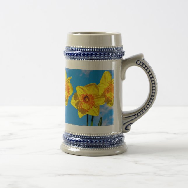 Gruppe der Daffodils Goldmedaille-Blume Bierglas (Rechts)